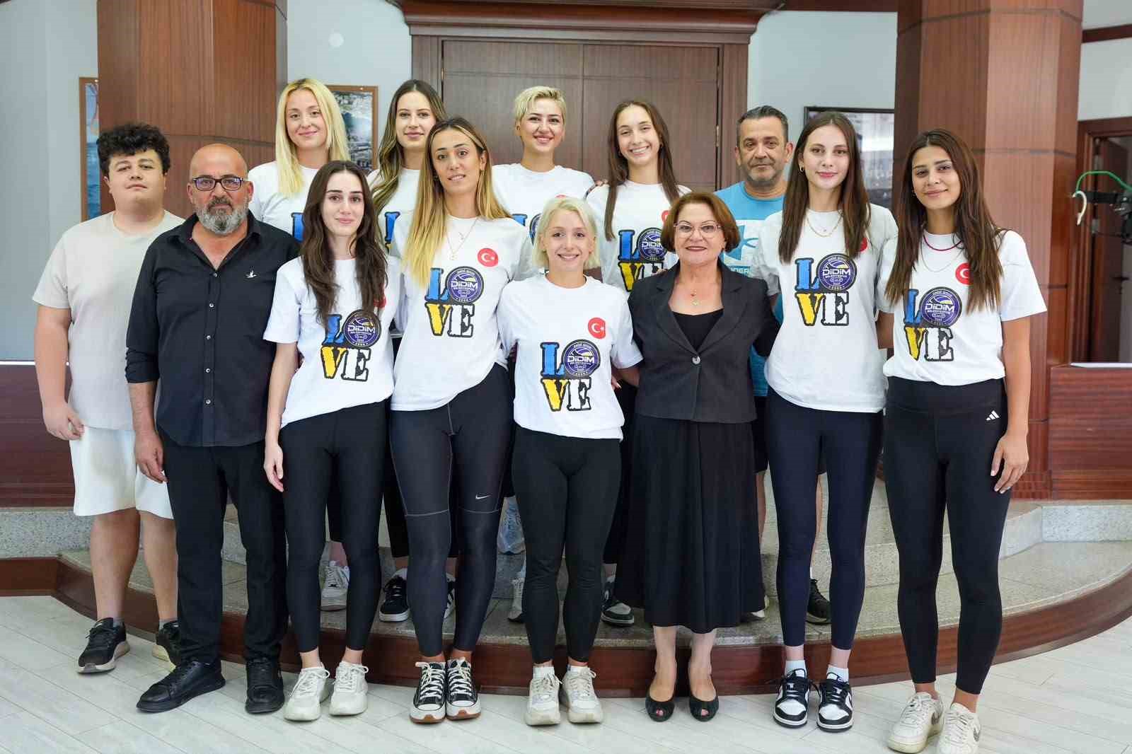 didim-belediyespor-kadin-voleybol-takimi-sezona-iddiali-hazirlaniyor