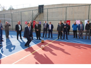 Beyşehir’de Bir Liseye Daha Çok Amaçlı Saha Kazandırıldı