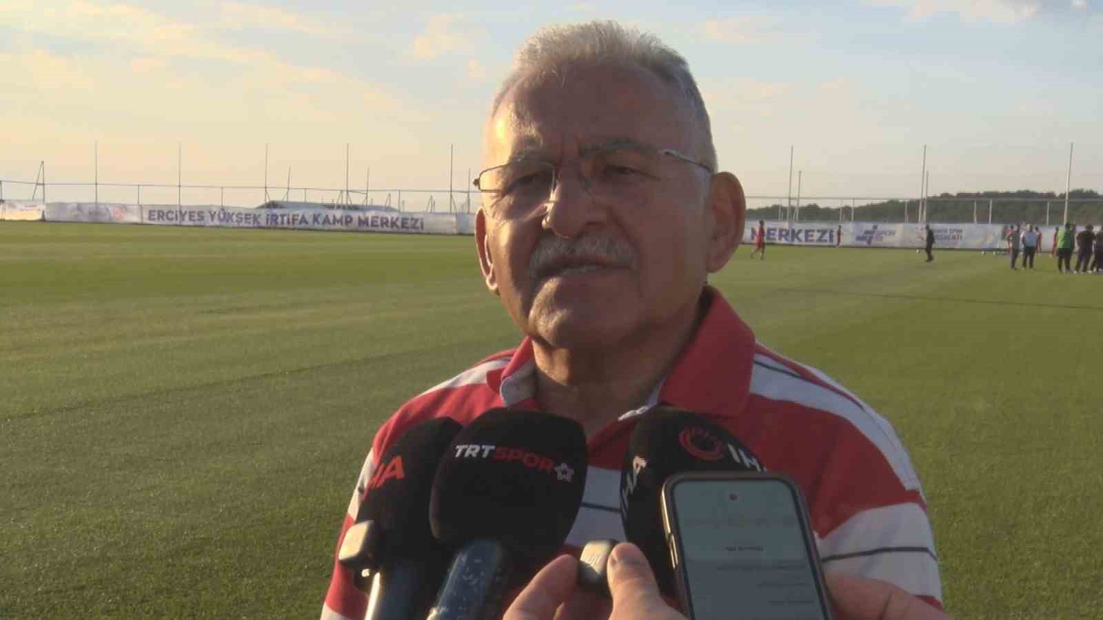baskan-buyukkilic-kayserispor-kasimpasa-macini-saha-kenarindan-takip-etti