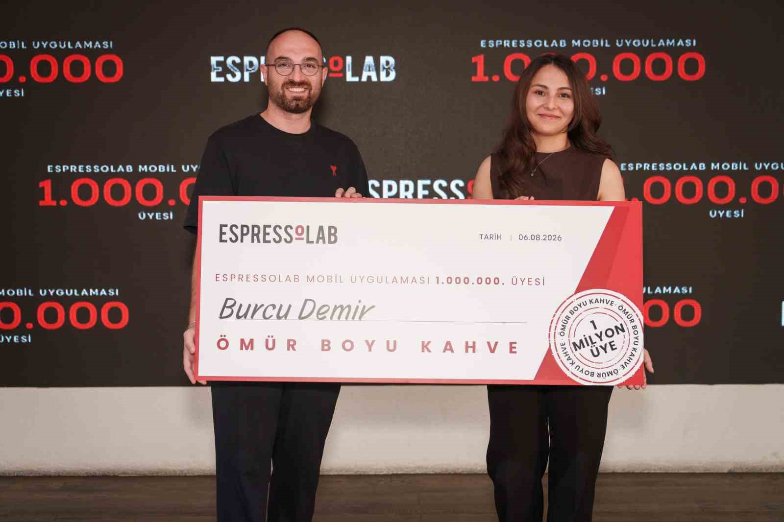 espressolab-in-1-milyonuncu-kullanicisi-omur-boyu-ucretsiz-kahve-hakki-kazandi
