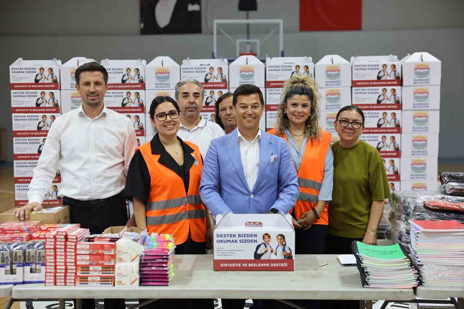marmaris-te-ogrenciler-yeni-egitim-yilina-destekle-basliyor