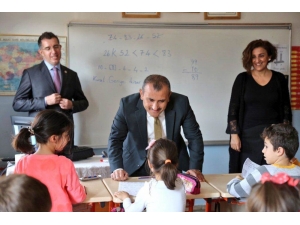 Vali Sonel’den Okul Ziyareti