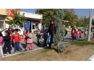 Gercüş’te Öğrenciler Temiz Çevre İçin Çöp Topladı