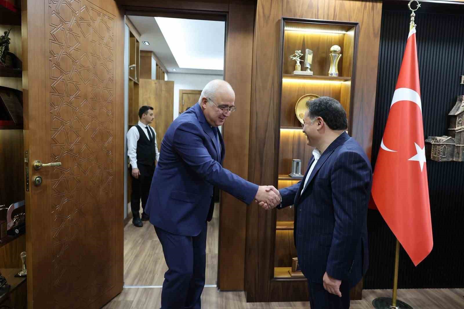 vali-cicek-goktim-kartalair-takimi-dunya-sampiyonlarini-kabul-etti