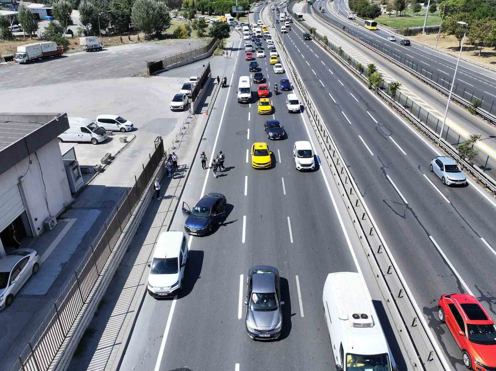 korsan-taksi-denetimi-948-bin-761-tl-para-cezasi-uygulandi
