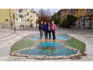 Ressam Eylem Çalışkan’dan Bulgaristan’a Harika Bir Resim Daha