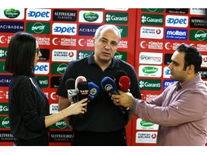 Ekrem Memnun: “Amacımız Mağlubiyet Almadan Avrupa Şampiyonası’na Gitmek”