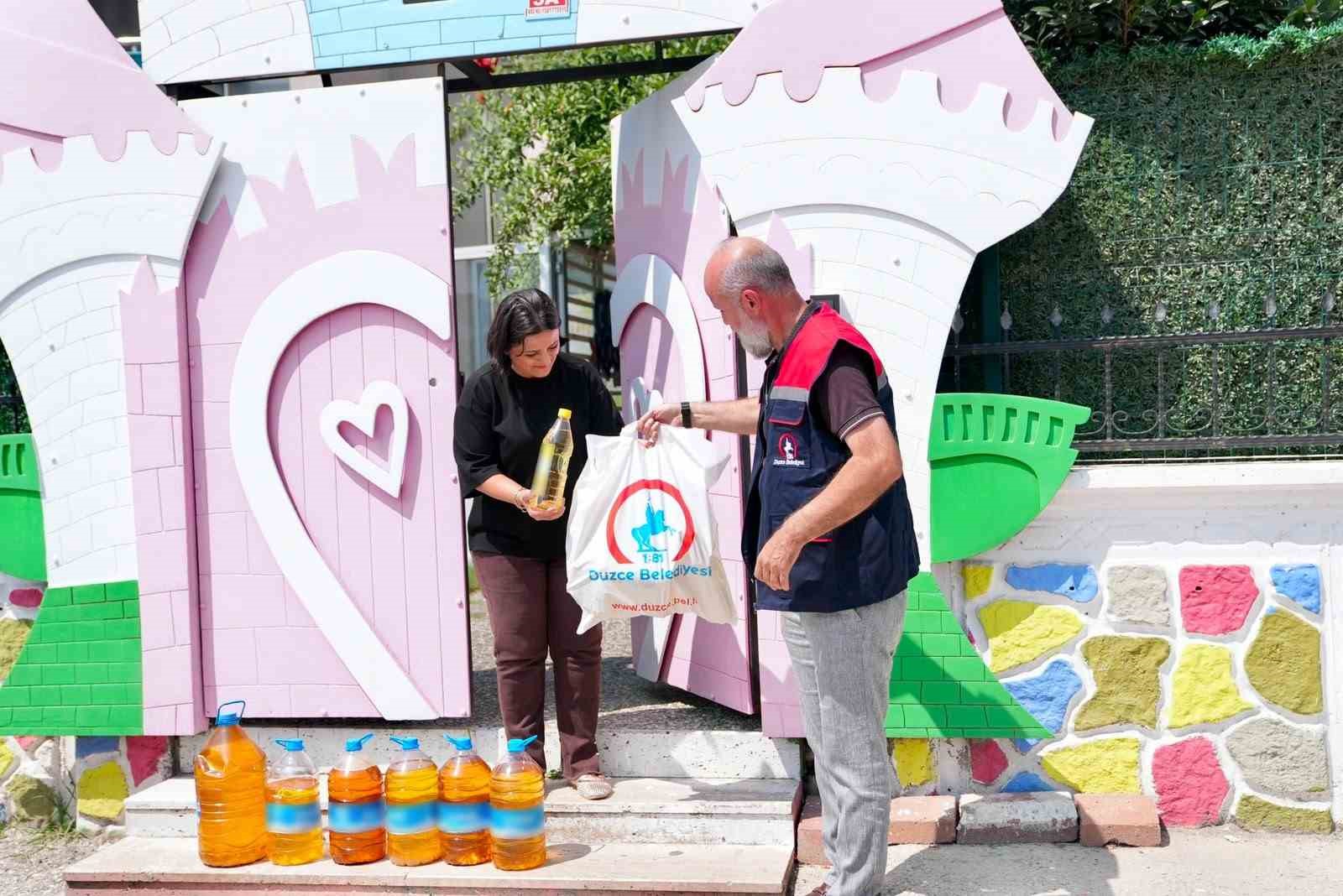 duzce-de-5-litre-atik-yag-karsiliginda-1-litre-yag-hediye