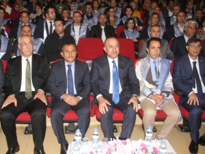 Bakan Çavuşoğlu: “Pazardan Hayvan Satın Almıyorsunuz, Alacaksanız İnsan Gibi Ayrım Yapmadan Alın”