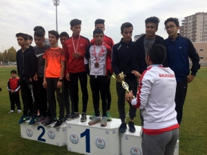 Sare’nin Madalya Avcıları Başarıya Koşuyor