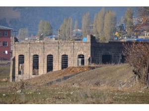 Sarıkamış’ta Tarihi Binalar Yok Oluyor