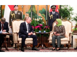 Rusya Devlet Başkanı Putin, Singapurlu Mevkidaşı Yakup İle Bir Araya Geldi