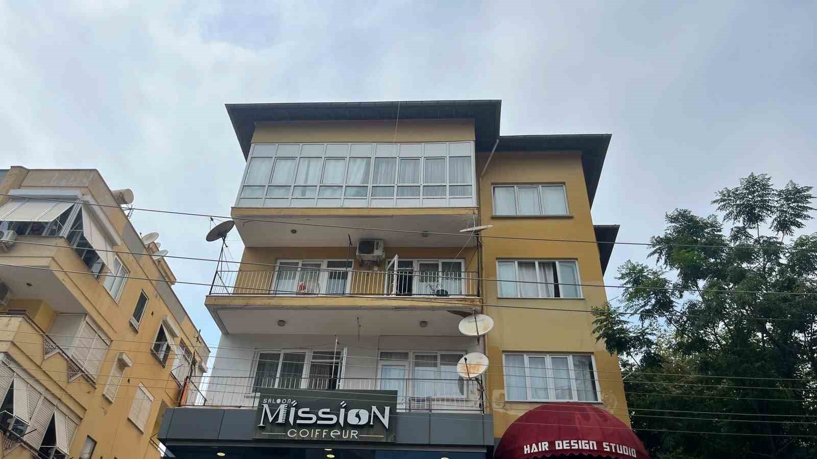 alanya-da-balkonda-cikan-yangin-panige-neden-oldu