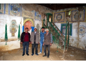 Manisa’da Tarihi Cami Göz Göre Göre Yok Oluyor