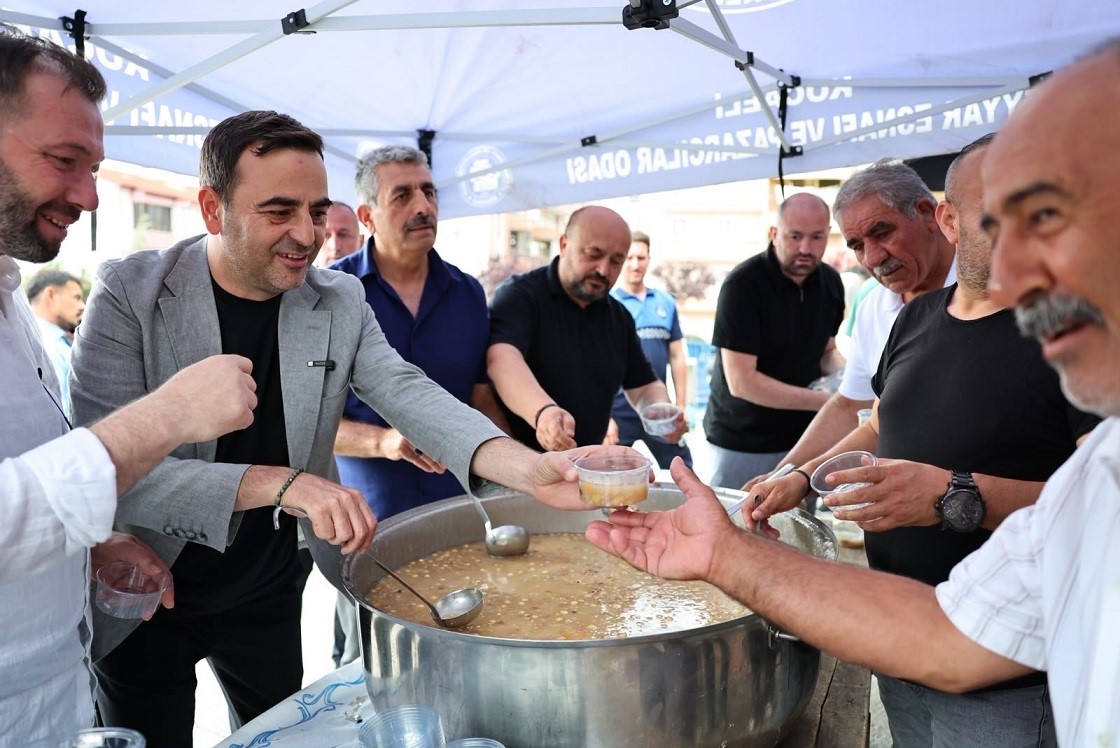 baskan-ozlu-den-pazar-esnafina-asure-ikrami