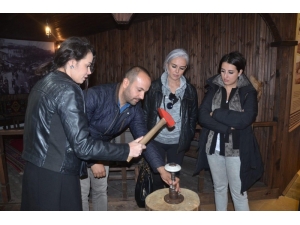 "Olgun Portakal’" Adlı Tiyatro Oyuncularından Bilecik Gezisi