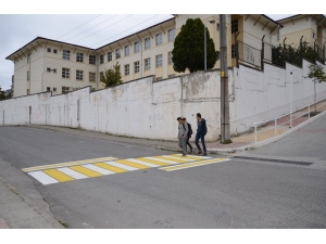 Okul Önlerine Üç Boyutlu Yaya Geçidi