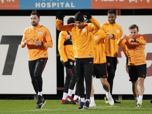 Galatasaray Sahada Başladı, Salonda Bitirdi