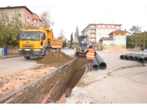 Bilecik Belediyesi’nden Yağmur Suyu Hatları Ve Kaldırım Çalışmaları