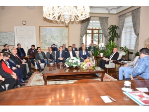 Vali Deniz Ak Parti’lileri Ağırladı