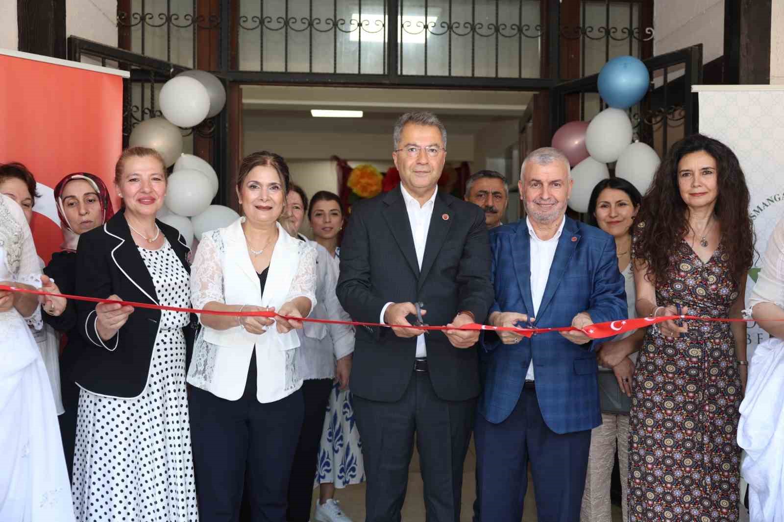 kursiyerlerinden-el-emegi-goz-nuru-sergi