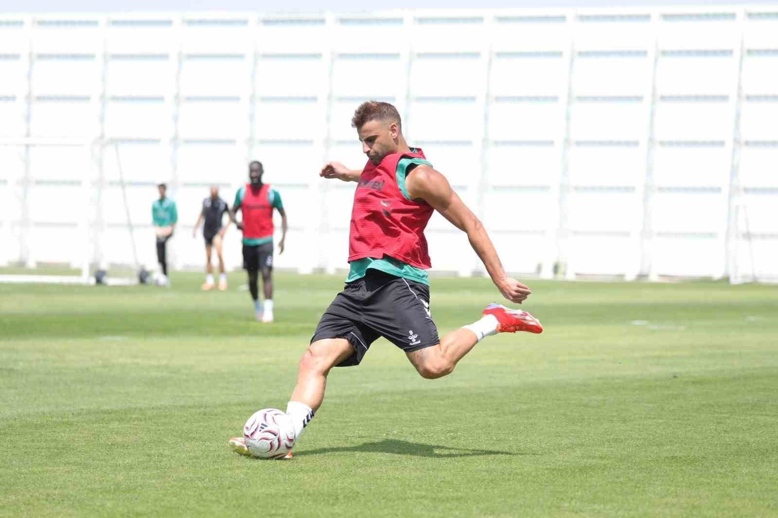 konyaspor-fenerbahce-maci-hazirliklarini-surdurdu