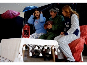 Okula Kütüphane Kazandırmak İstiyorlar