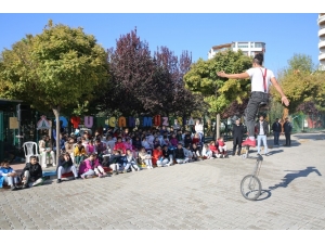 Karaköprü’de Çocuklar Gönüllerince Eğlendi