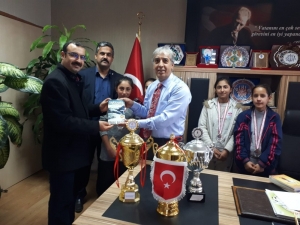 Köy Öğrencileri Kros Müsabakalarında İkinci Oldu