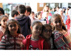 Mardinli 14 Bin 118 Öğrenciler Sinemayla Buluştu