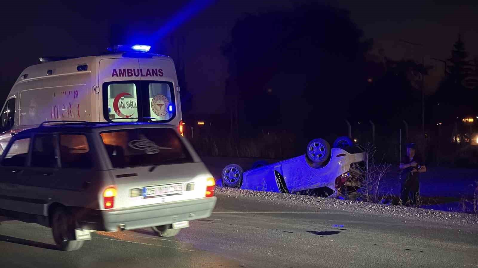 eskisehir-de-carpip-kacti-iddiasi-takla-atan-otomobildeki-2-kisi-yarali