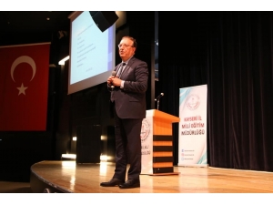 Okul Müdürlerine 2023 Eğitim Vizyonu Ve Eğitimde Dönüşüm Konferansı Verildi