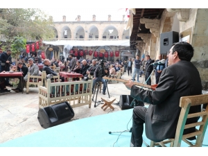 Ödüllü Aşık Sefai, Eserleri İle Etkinliklerin Startını Verdi
