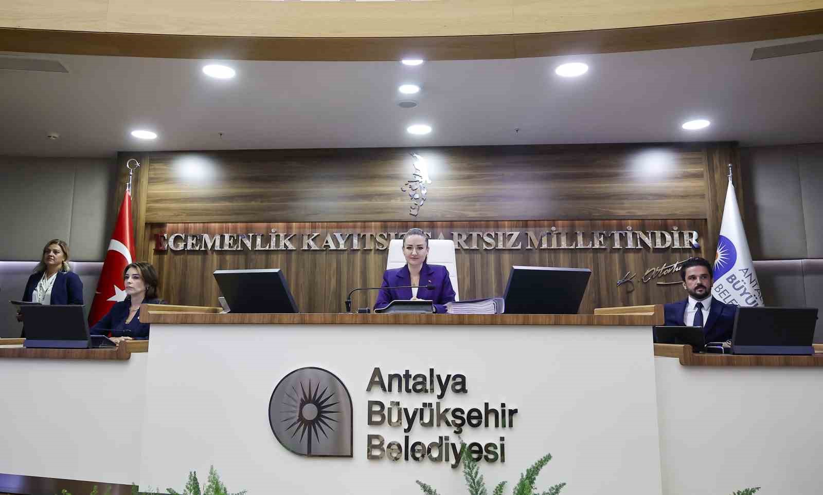baskan-vekili-ozdemir-antalya-ya-milyar-milyar-liralik-yatirimlar-yapiyoruz