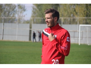Elazığspor’un İzlandalı Oyuncusu Bjarnason Serbest Kaldı