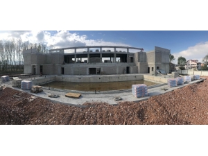 Yüzme Havuzlarının İnşası Devam Ediyor