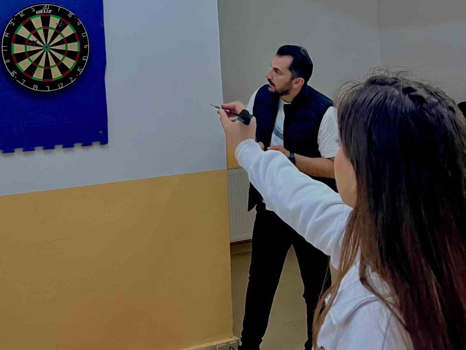 bilecik-te-liseler-arasi-dart-turnuvasi-tamamlandi