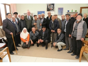 Koca Çınar Müdavimlerinden ’Kazım Kurt’a Vefa’ Etkinliği