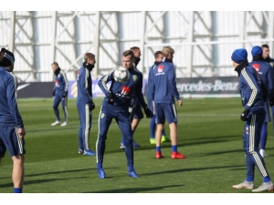 İsveç, Türkiye Maçı Hazırlıklarını Tamamladı