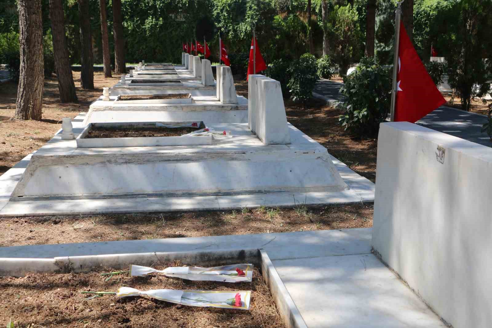 diyarbakir-hava-sehitliginde-15-temmuz-anma-programi