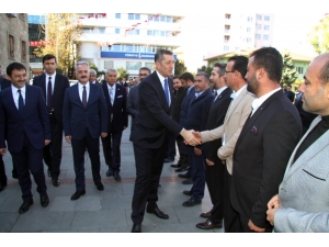 Bakan Selçuk:"eğitime Türkiye’nin En Büyük Çözümü Olarak Bakıyoruz"