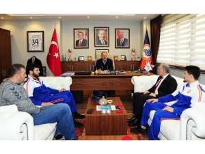 İstanbul Bbsk, Metehan Başar Ve Cengiz Arslan İle Yeni Sözleşme İmzaladı