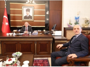 Başkan Öztürk’ten Vali Nayir’e Hayırlı Olsun Ziyareti