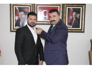 İzmir’de Chp’li Meclis Üyesi Ak Parti’ye Geçti