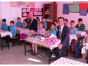 Kuyucak’ta En Çok Atık Pil Toplayan Okul Ve Öğrenciler Ödüllendirildi