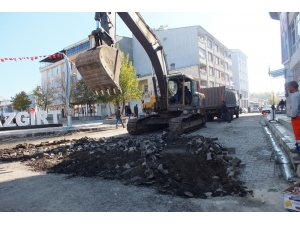 Belediyeden Hummalı Çalışmalar Devam Ediyor