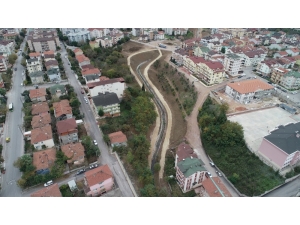 Kocaeli’nde Dere Kenarına Yürüyüş Yolu Yapılıyor