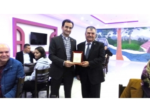 Edremit’te 47 Yıllık Teknikere Plaketli Uğurlama