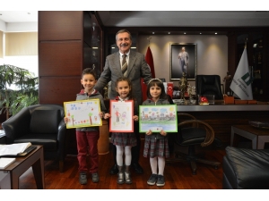 Minik Eller Başkan Ataç’ı Resmetti