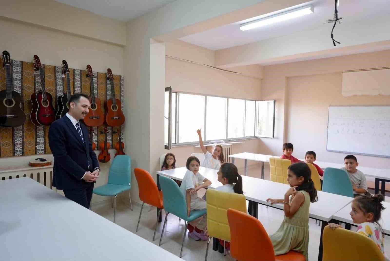 kaymakam-hokelekli-yaz-kur-an-kursu-ogrencileriyle-bulustu